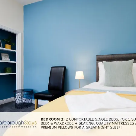 - Victorian Townhouse - 5 Bedrooms - Sleeps 9 בית נופש *