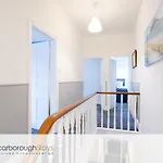 - Victorian Townhouse - 5 Bedrooms - Sleeps 9