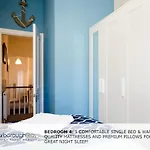 Nyaraló - Victorian Townhouse - 5 Bedrooms - Sleeps 9 *