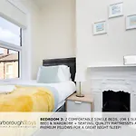 Nyaraló - Victorian Townhouse - 5 Bedrooms - Sleeps 9 *