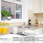 Nyaraló - Victorian Townhouse - 5 Bedrooms - Sleeps 9 *