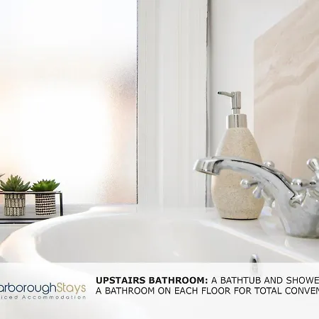 - Victorian Townhouse - 5 Bedrooms - Sleeps 9 Scarborough
