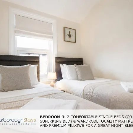 - Victorian Townhouse - 5 Bedrooms - Sleeps 9 * Scarborough