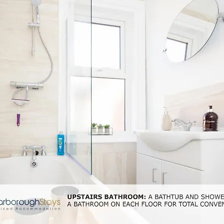 - Victorian Townhouse - 5 Bedrooms - Sleeps 9