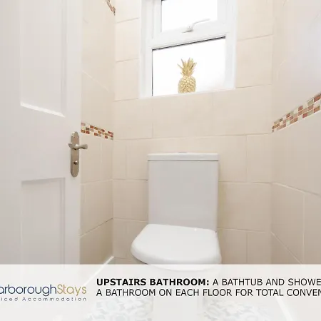 - Victorian Townhouse - 5 Bedrooms - Sleeps 9 펜션
