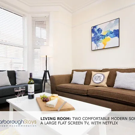 Holiday home - Victorian Townhouse - 5 Bedrooms - Sleeps 9
