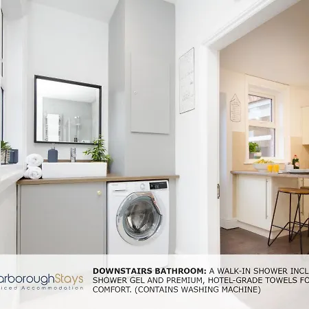 - Victorian Townhouse - 5 Bedrooms - Sleeps 9