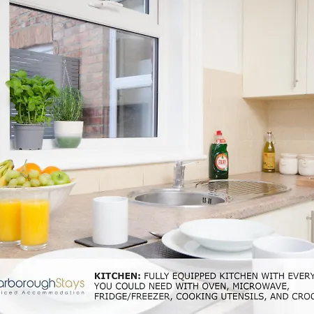 펜션 - Victorian Townhouse - 5 Bedrooms - Sleeps 9 *