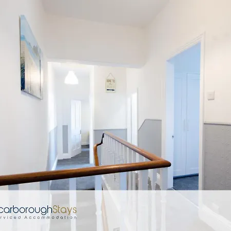 - Victorian Townhouse - 5 Bedrooms - Sleeps 9 * Скарборо