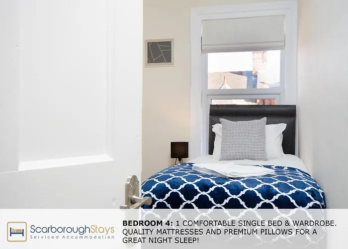 - Victorian Townhouse - 5 Bedrooms - Sleeps 9 *